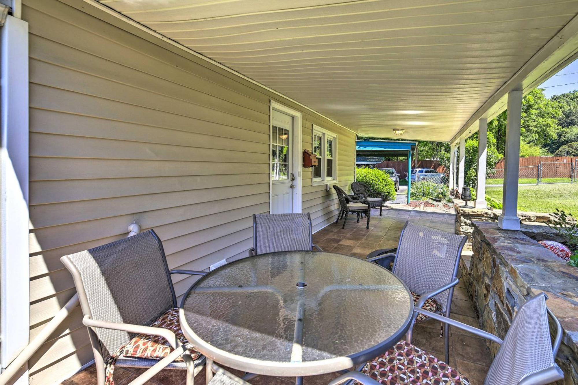 Cozy Damascus Cottage With Porch And Trail Access! Extérieur photo